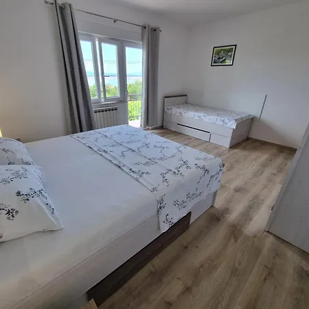 Apartman Bozena With Balcony And Sea View