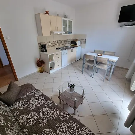 Apartman Bozena With Balcony And Sea View