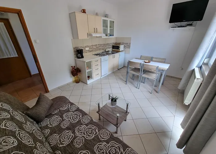 Appartement Bozena With Balcony And Sea View